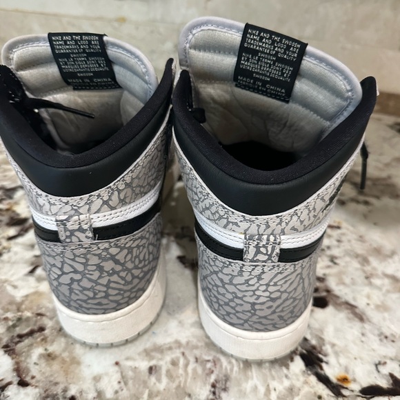 Nike Women's Black and Gray Sneakers - Picture 4 of 6